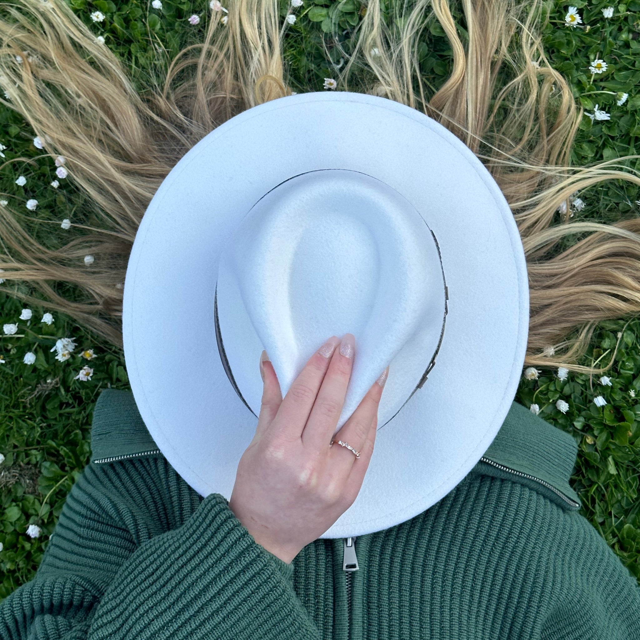 THE SAPPHIRE Fedora Hat in IVORY WHITE