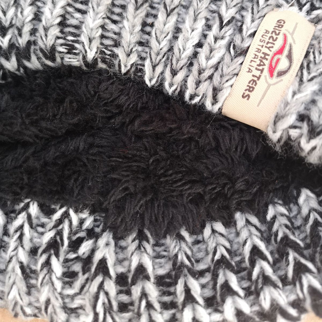 Ponytail Beanie with fleece lining